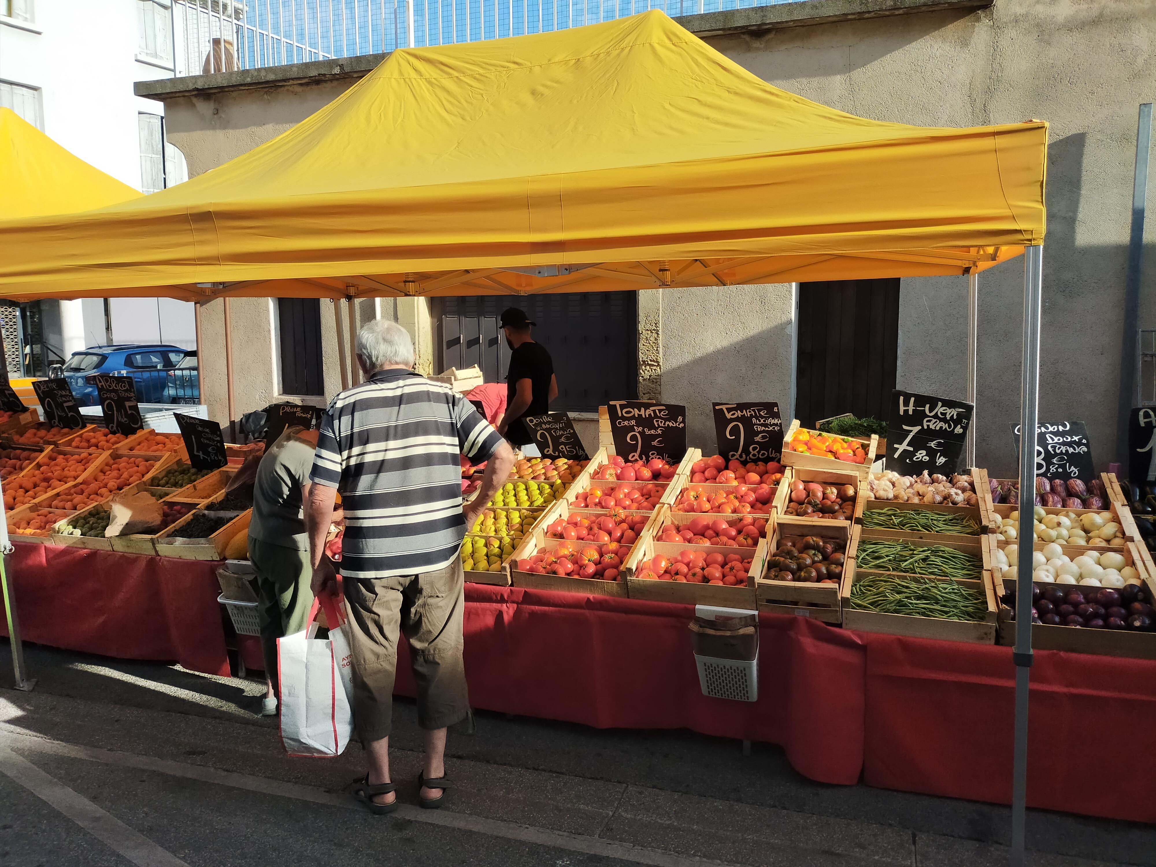 Vauvert Market