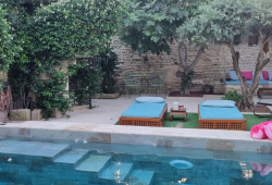 location chambres la maison de la porte saint louis Vauvert