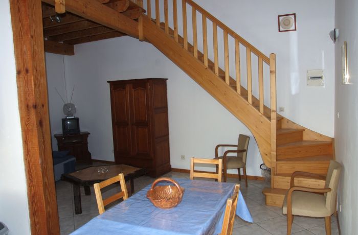 White furnished the cailar
