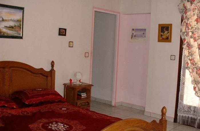 Tirmarche furnished room