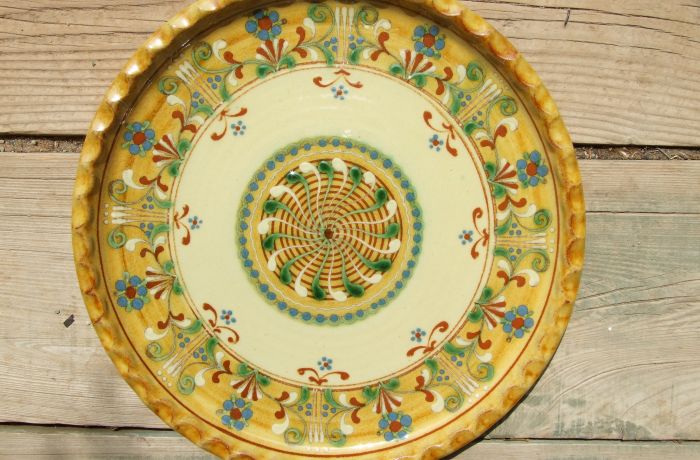 Le Cailar pottery