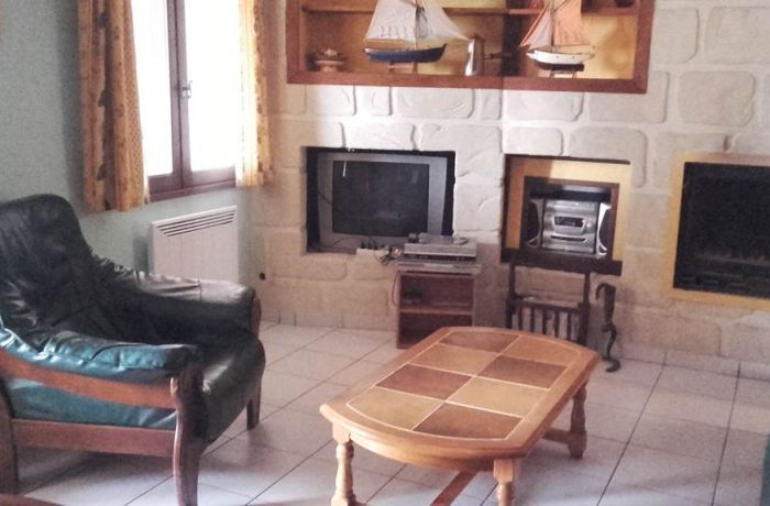 Tirmarche furnished living room