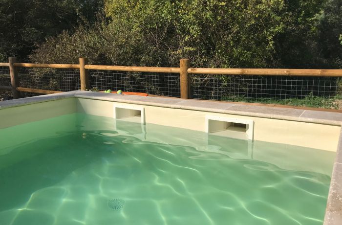 rental farmhouse les hourtès gîte le moulin manade agnel Le Cailar swimming pool