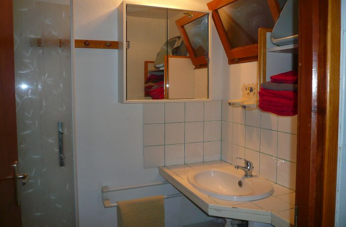 meublé de tourisme Studio Rouge à Vauvert salle d'eau