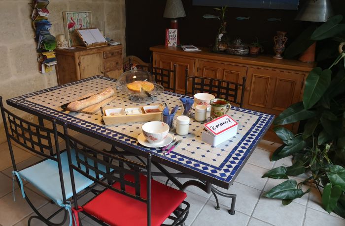 room rental at the house of the Saint Louis gate Vauvert the patio