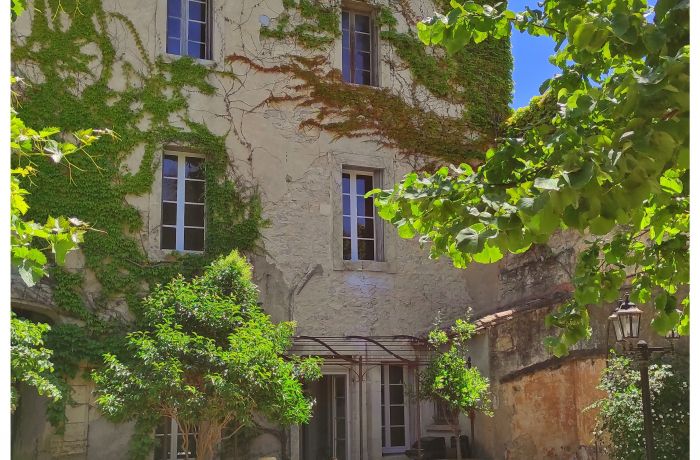 winemaker of the Costières exterior