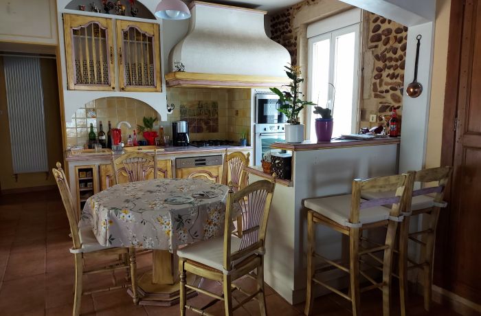 indoor breakfast area