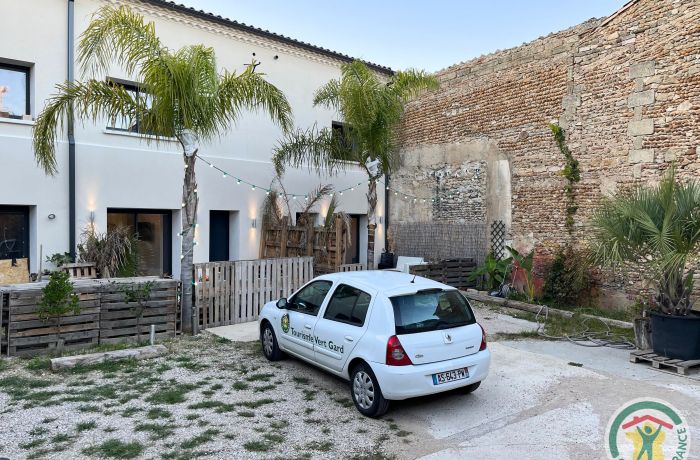 the gîtes of the chapel in vauvert parking