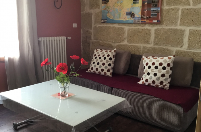 room rental at the house of the Saint Louis Gate Vauvert table d'hôtes