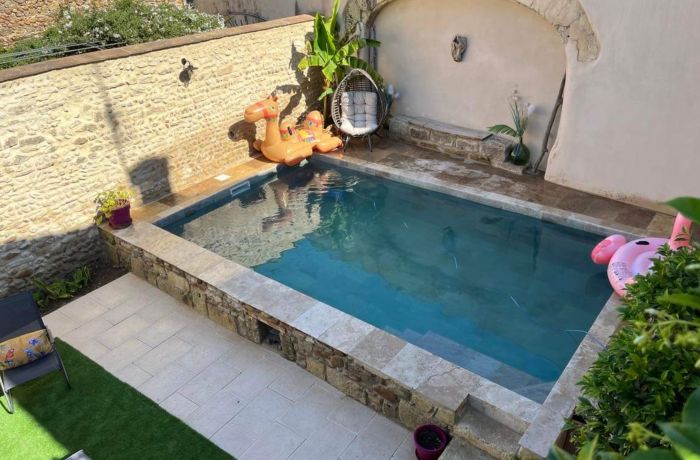 room rental at the house of the Porte Saint Louis Vauvert swimming pool