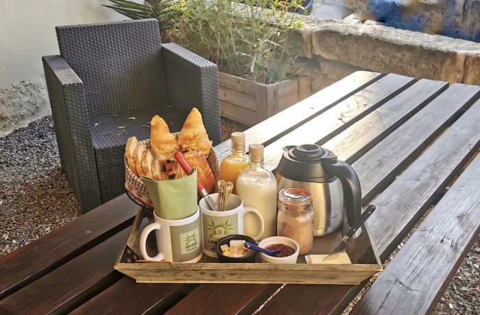 rental the cottages under the olive tree cottage Le mazet under the olive tree breakfast