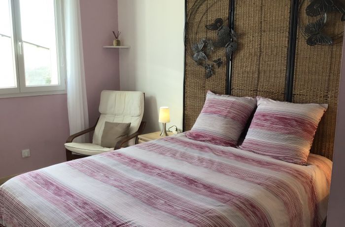 Navacelles Room in Aimargues Hiker's Stopover