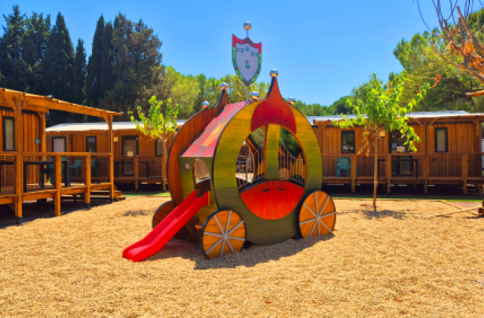 Camping Monte Cristo à Vauvert, mobil-homes et jeux
