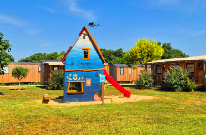 Camping Monte Cristo à Vauvert, mobil-homes et jeux