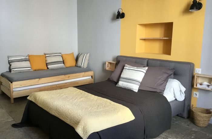 location chambres la maison de la porte saint louis vauvert la chambre voyage